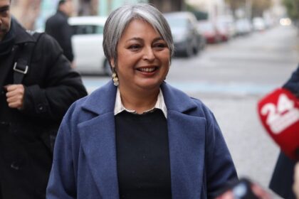 Jeannette Jara lidera intención de voto en primera vuelta, pero pierde ante Matthei y Kast en escenarios de balotaje