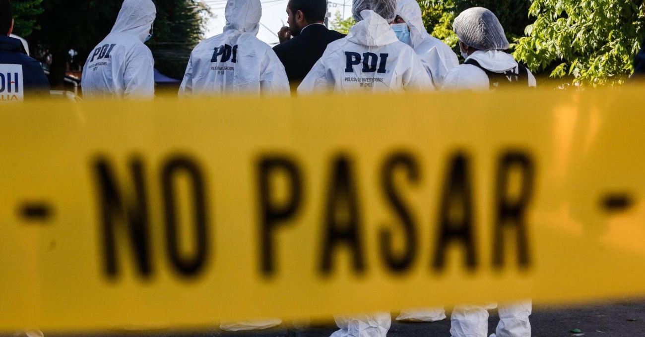 Hombre fallece tras recibir múltiples disparos dentro de su vivienda en Peñalolén