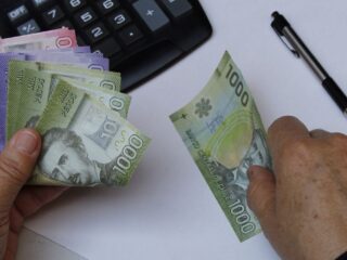 Capital Abeja de Sercotec entrega subsidio de $3,5 millones a mujeres para crear nuevos negocios