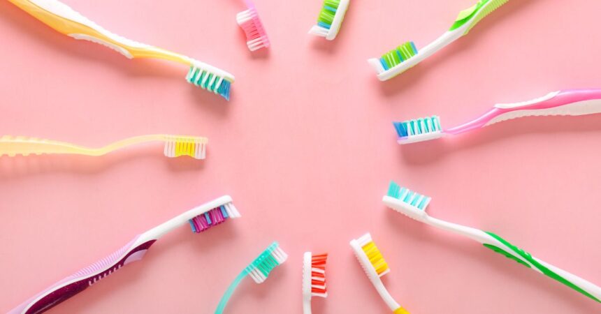 ¿Cada cuánto tiempo hay que cambiar el cepillo de dientes? Lo aclara una especialista