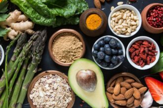 4 alimentos que podrían dañar tu cerebro, según un neurólogo de la Universidad de Michigan