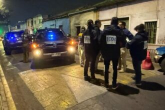 Asesinan a conductor en Recoleta: lo habrían estado esperando para dispararle