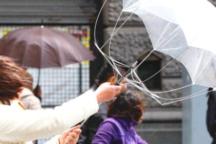 Ráfagas de hasta 120 km/h: emiten alerta por viento moderado a fuerte en tres regiones de Chile