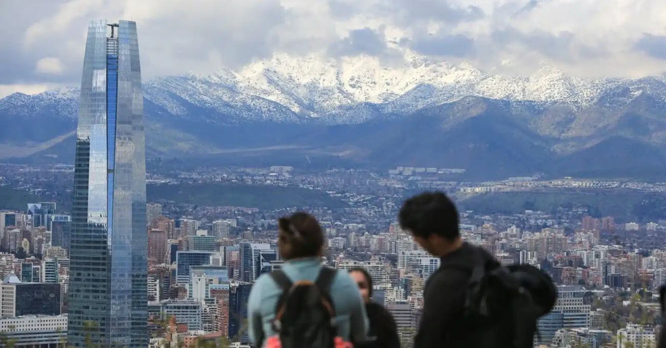 Cambio brusco en el clima de Santiago este fin de semana: pronostican nubosidad y descenso térmico