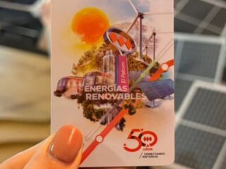 Metro de Santiago lanza nueva tarjeta bip! con diseño de energías renovables