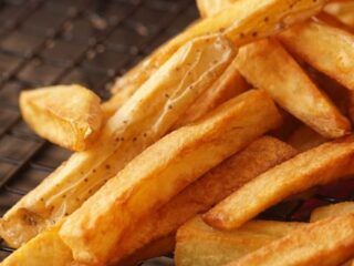 Chile reivindica el origen mapuche de las papas fritas: Nacimiento impulsa reconocimiento histórico