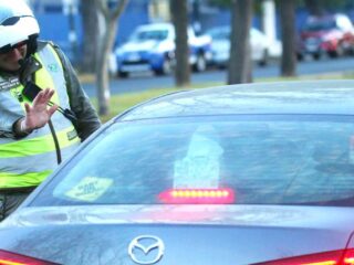 Multas de hasta 103 mil pesos: Autos con restricción este viernes en 34 comunas de la RM