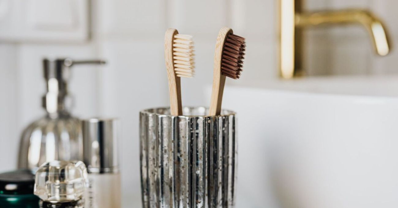 El lugar correcto para guardar tu cepillo de dientes: Lejos del WC