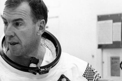 Muere Jim Lovell, comandante del Apolo 13 y pionero de la exploración lunar