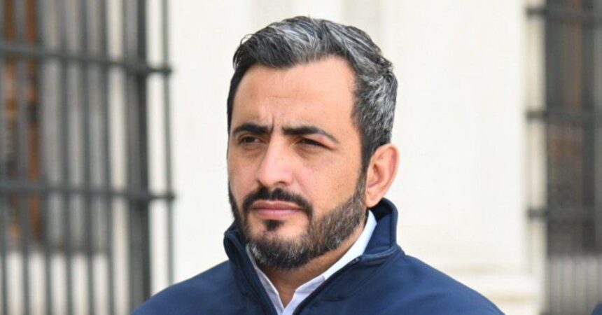 Detienen a hombre por amenazas de muerte contra el alcalde de San Bernardo, Christopher White