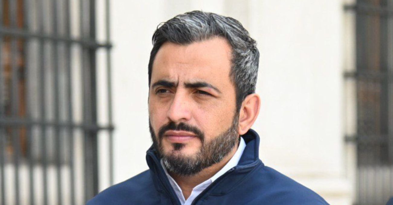 Detienen a hombre por amenazas de muerte contra el alcalde de San Bernardo, Christopher White