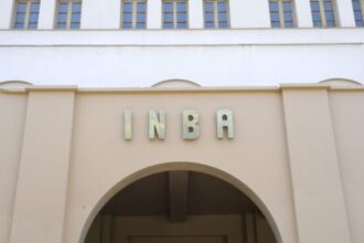 INBA: jefe de seguridad es rociado con bencina durante disturbios