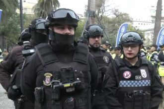 Comercio ambulante: presentan a 300 nuevos guardias municipales en Santiago