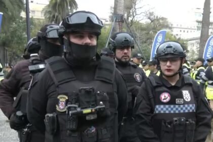 Comercio ambulante: presentan a 300 nuevos guardias municipales en Santiago