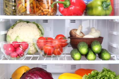 ¿Quieres evitar desperdiciar comida? Revisa cuánto duran los alimentos en el refrigerador y cómo conservarlos más tiempo