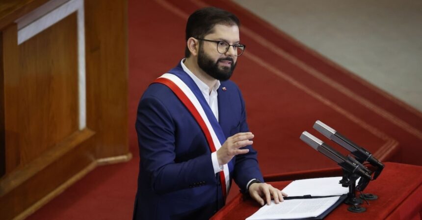 Empleo: Boric admite tareas pendientes y anuncia impulso a Ley de Subsidio Unificado