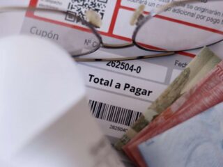 Subsidio especial para adultos mayores ante alza de tarifas eléctricas
