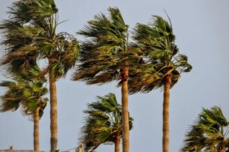 Alerta meteorológica: viento moderado a fuerte afectará a Tarapacá, Antofagasta y Atacama