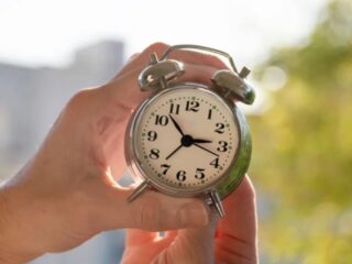 Cambio de hora en Chile 2025: Fecha exacta del inicio del horario de verano