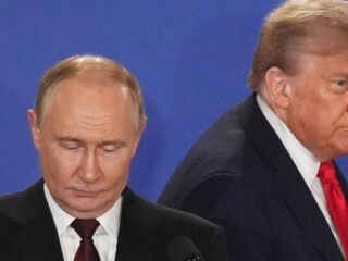 Guerra en Ucrania: Trump afirma "grandes avances" en diálogo con Rusia