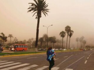 Sistema frontal en el norte: alertan por tormentas de arena, nevadas y viento de hasta 110 km/h
