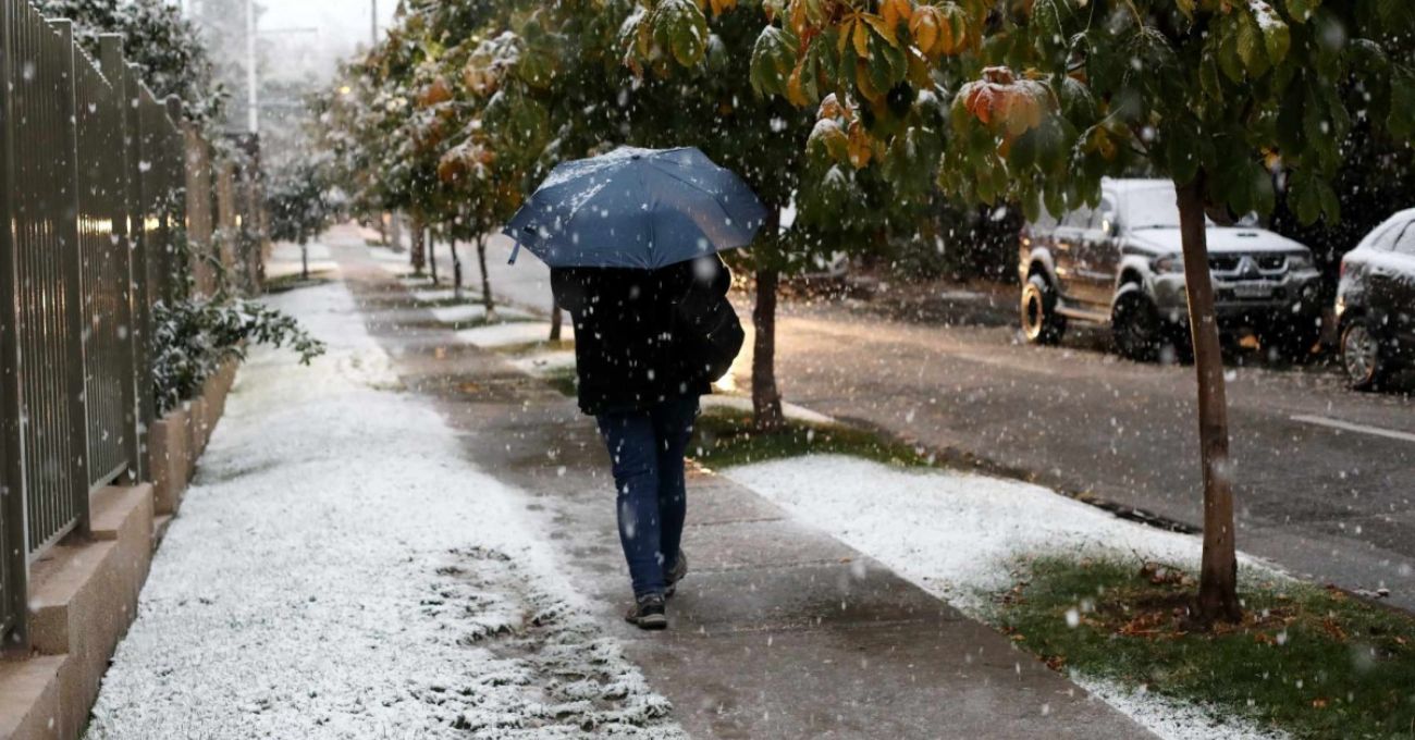 Aviso por probables nevadas en 10 regiones del país