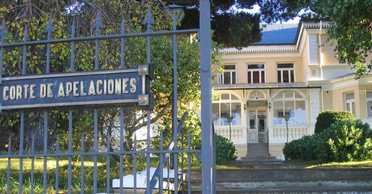 Corte ordena a universidad entregar título a estudiante con deuda millonaria