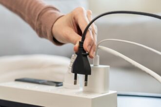 Aparatos que no deben conectarse a un alargador para evitar riesgos eléctricos