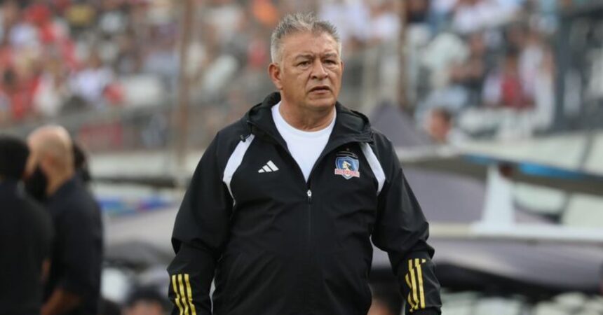 Claudio Borghi descarta contactos con Colo Colo tras rumores por salida de Almirón