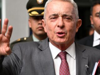 Tribunal de Bogotá ordena libertad inmediata de Álvaro Uribe mientras apela condena