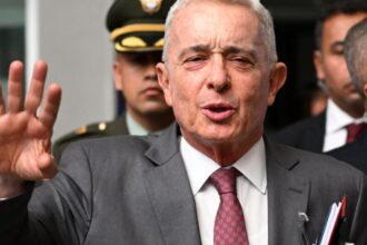 Tribunal de Bogotá ordena libertad inmediata de Álvaro Uribe mientras apela condena