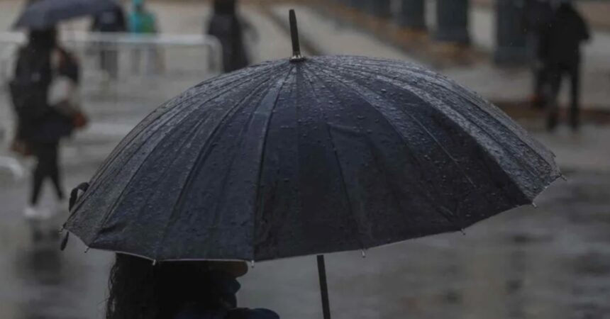 Dirección Meteorológica anuncia lluvias, agua-nieve y vientos de hasta 80 km/h en 14 regiones este jueves