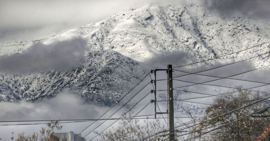 Pronostican lluvias, nieve y hasta -5°C para esta semana en la Región Metropolitana