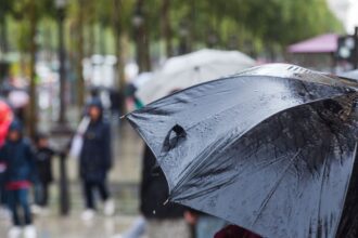 Precipitaciones llegarán este miércoles a la Región Metropolitana con lluvias, vientos y nieve