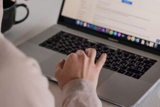Escasez de talento afecta al 60% de empleadores chilenos pese al alto desempleo juvenil