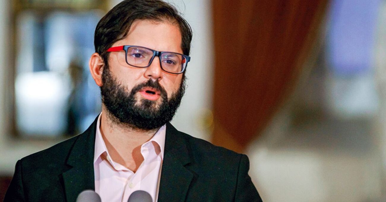 Boric instruye a Elizalde viajar a Argentina tras ataque a hinchas de la U que dejó 15 heridos y 97 detenidos
