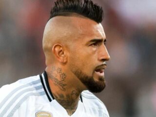 El apoyo de Arturo Vidal y Charles Aránguiz a hinchas de la "U" agredidos en Argentina