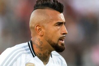 El apoyo de Arturo Vidal y Charles Aránguiz a hinchas de la "U" agredidos en Argentina