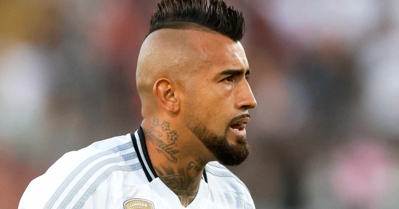 El apoyo de Arturo Vidal y Charles Aránguiz a hinchas de la "U" agredidos en Argentina