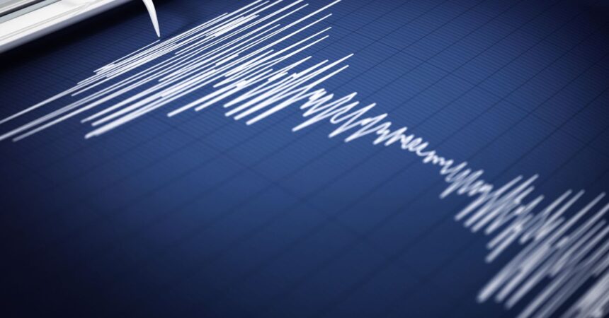 Temblor de magnitud 7,6 en Base Frei genera alerta de tsunami en territorio antártico chileno