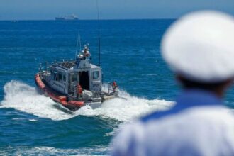 Funcionario de la Armada muere tras caer al mar en Molo de Abrigo de Valparaíso