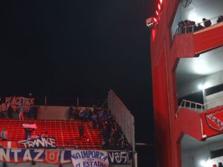 Fiscalía argentina ordena clausura del estadio de Independiente tras violencia en Copa Sudamericana