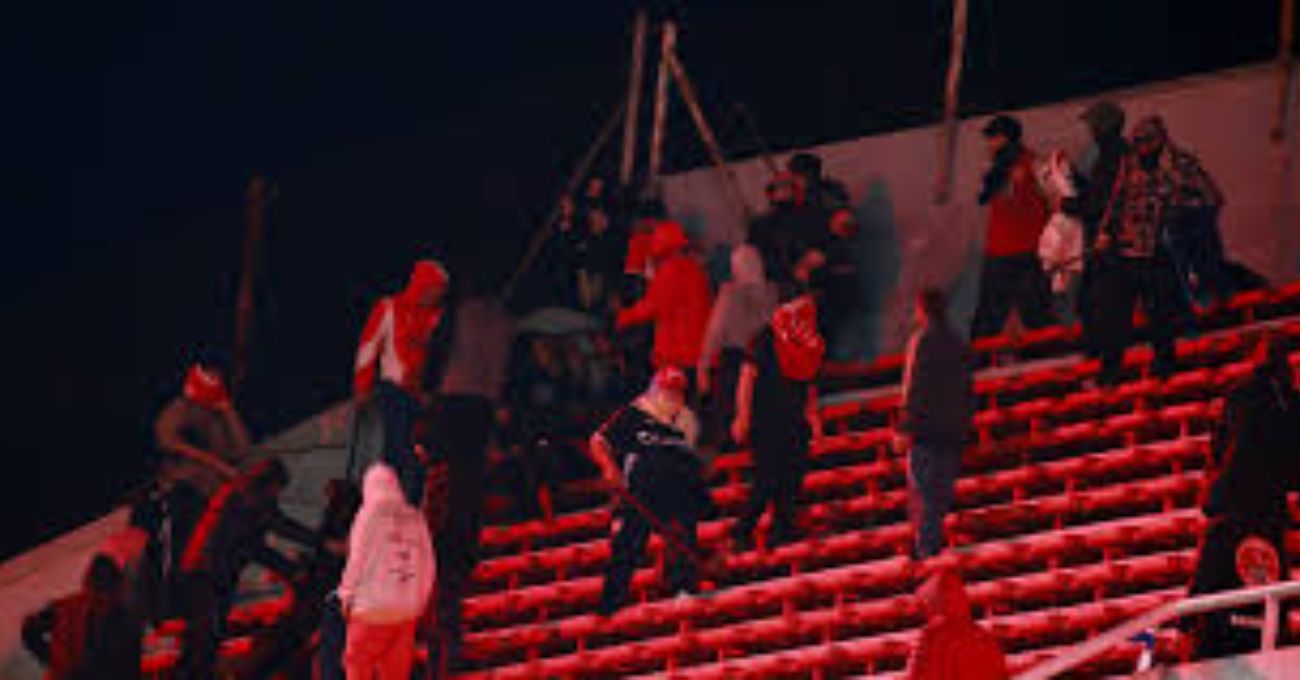 Boric evalúa querella contra responsables de agresión a hinchas de la "U" en Argentina