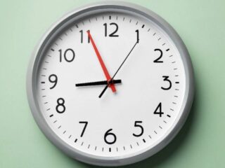 Cambio de hora en Chile: revisa cuándo debes adelantar tu reloj