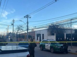 Hombre en situación de calle muere apuñalado en vía pública de Estación Central