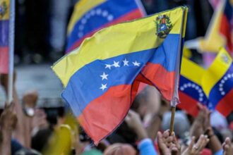 Venezuela libera a ocho opositores y otorga arresto domiciliario a otros cinco