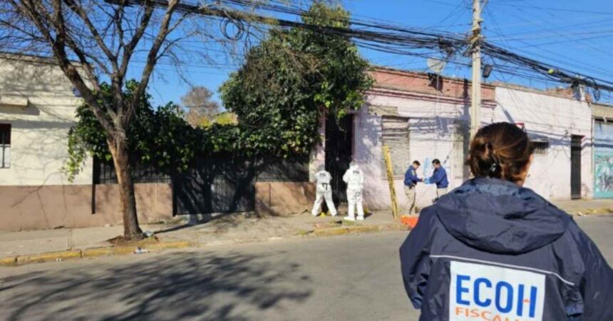 Hombre muere tras recibir seis disparos en plena vía pública en Recoleta