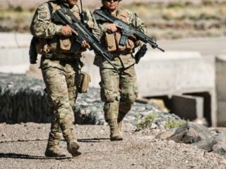 Informe de inteligencia alerta ingreso ilegal de 45 militares y policías extranjeros a Chile