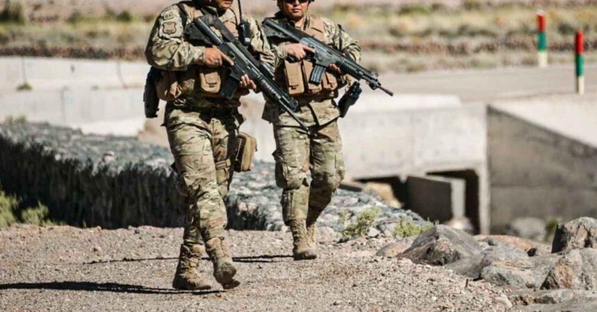 Informe de inteligencia alerta ingreso ilegal de 45 militares y policías extranjeros a Chile