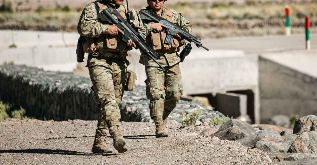 Informe de inteligencia alerta ingreso ilegal de 45 militares y policías extranjeros a Chile